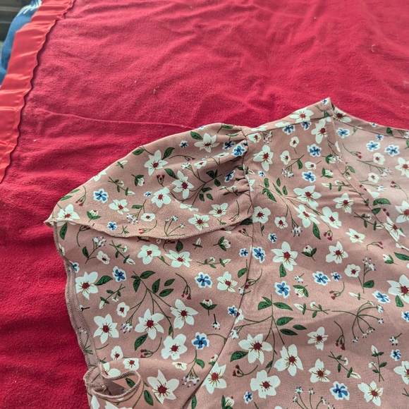 Shein floral blouse - Picture 2 of 3